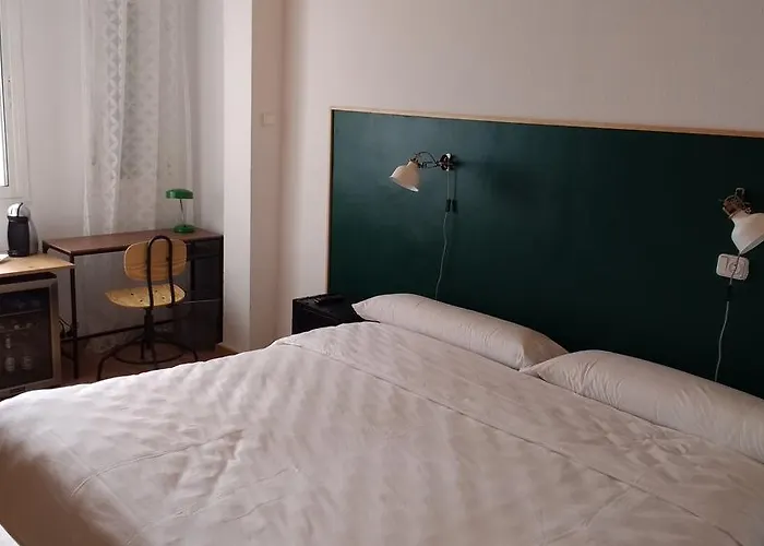 Pensión The Bridge *