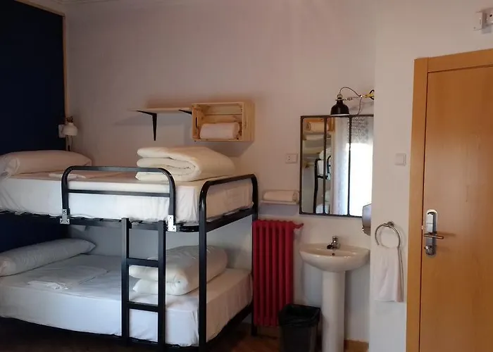 Pensión The Bridge *