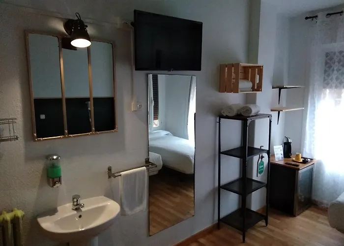 Pensión The Bridge *